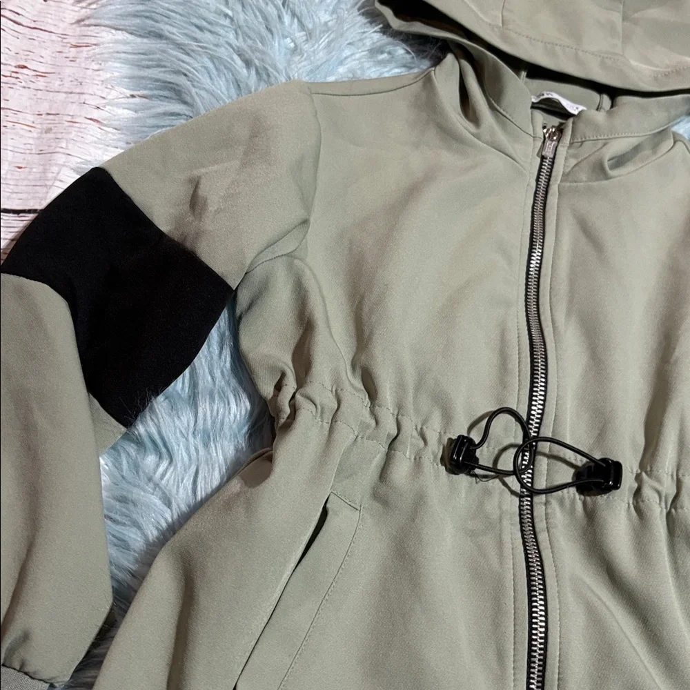Zara Kids Green Hooded Jacket with Black Details Sz 8